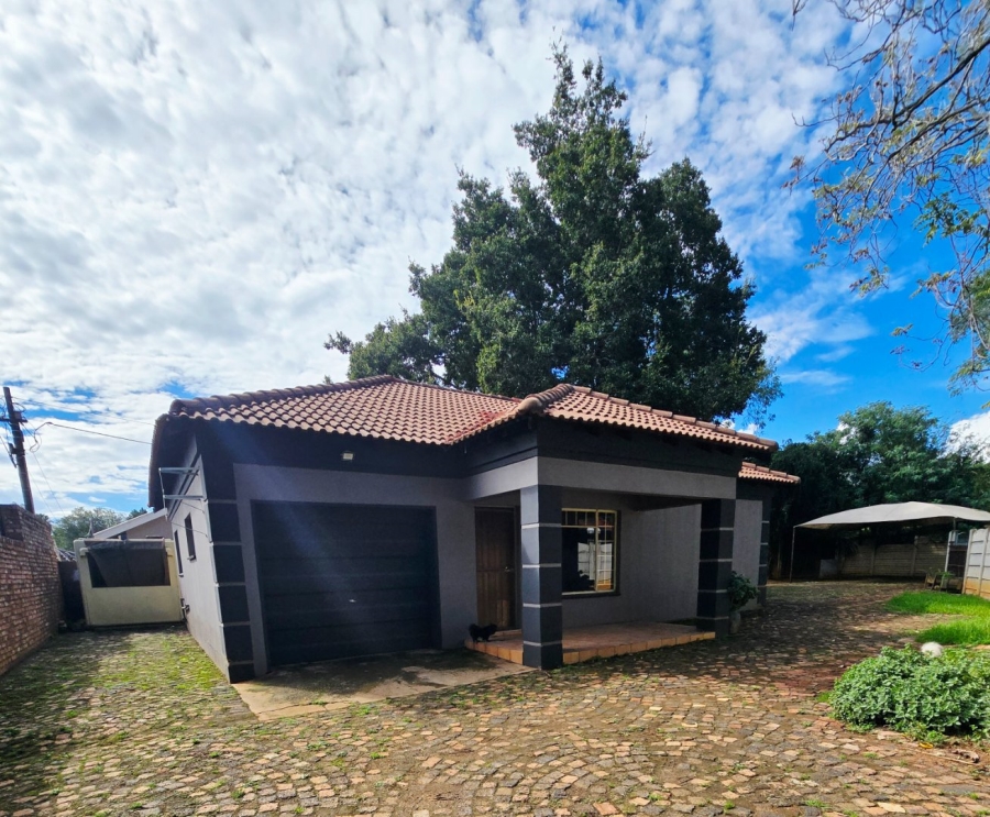 5 Bedroom Property for Sale in Flamwood North West